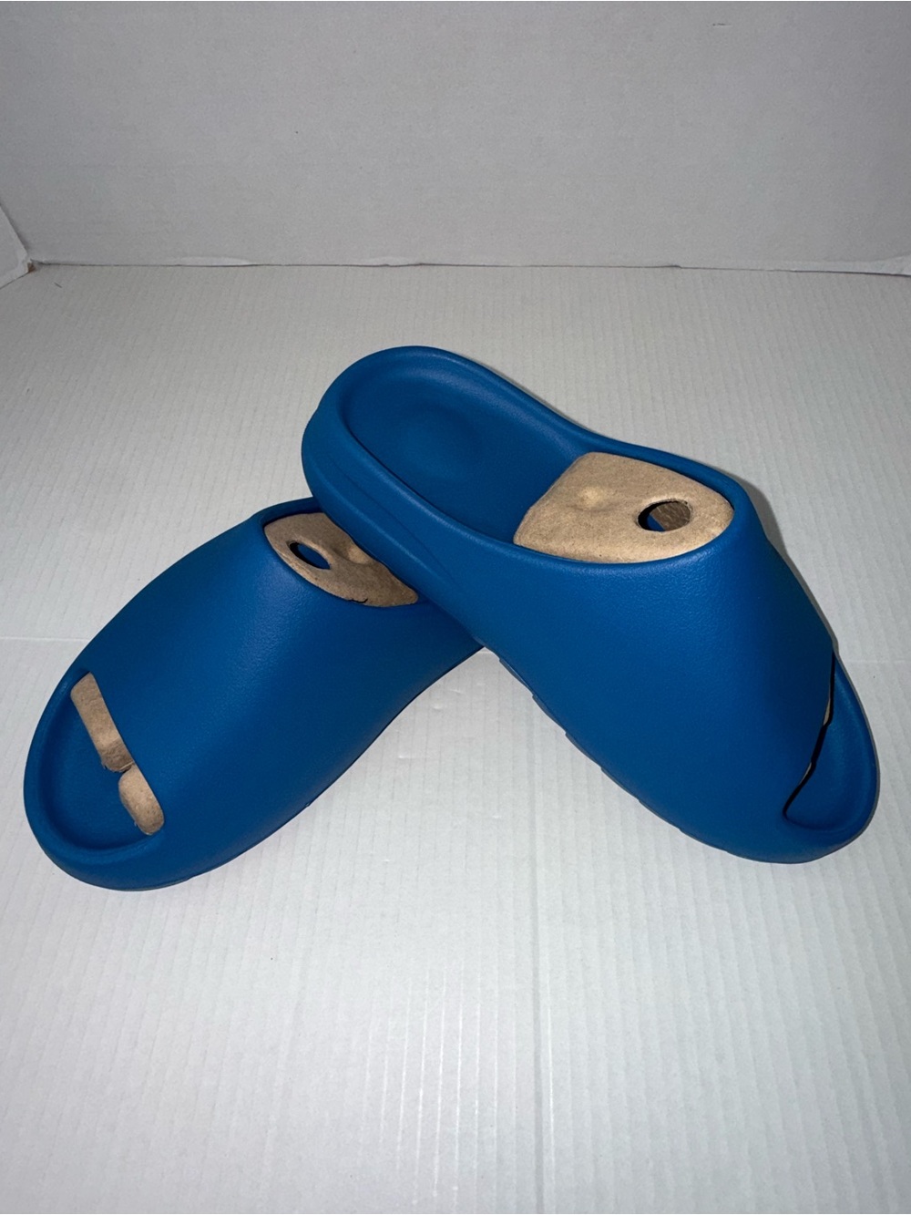 Yeezy YS-01 Blue Slide size 8 NWB Please Read Description